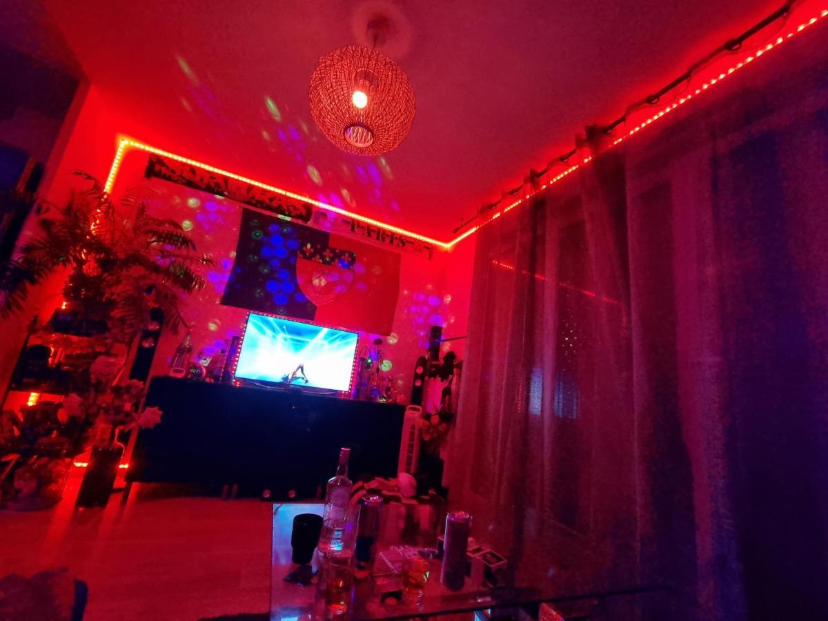 Love Room Sexy Love Cosy Lib Proche Centre Gare A Pied Aulnay-sous-Bois Exteriör bild